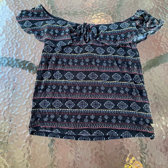 Y2K Geometric Off the Shoulder Baby Tee Women's Guess Top, Black & Red, Size S - Picture 4 of 4